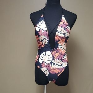 Cupshe size medium one piece swimsuit